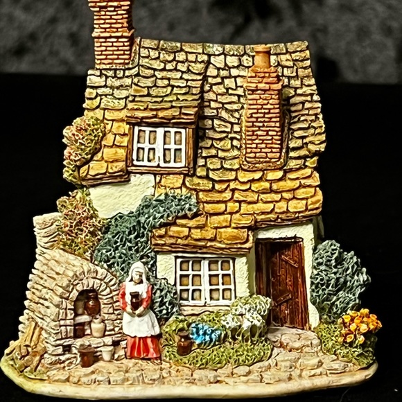 Lilliput Lane | Kiln Cottage | Collectors' Club - Picture 7 of 13
